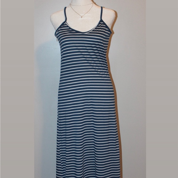 Striped blue and white dress - Picture 1 of 6